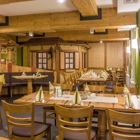 Gutshof - Laendlich Geniessen - Geschaeftlich Gut Ankommen Hotel