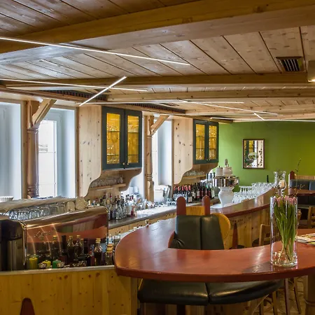 Gutshof - Laendlich Geniessen - Geschaeftlich Gut Ankommen Hotel