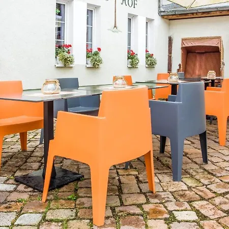 Hotel Gutshof - Laendlich Geniessen - Geschaeftlich Gut Ankommen